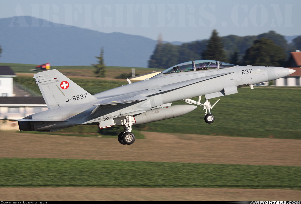 Switzerland - Air Force McDonnell Douglas F/A-18D Hornet J-5237 at Payerne (LSMP), Switzerland