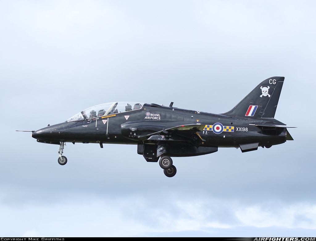 UK - Navy British Aerospace Hawk T.1A XX198 at Valley (EGOV), UK