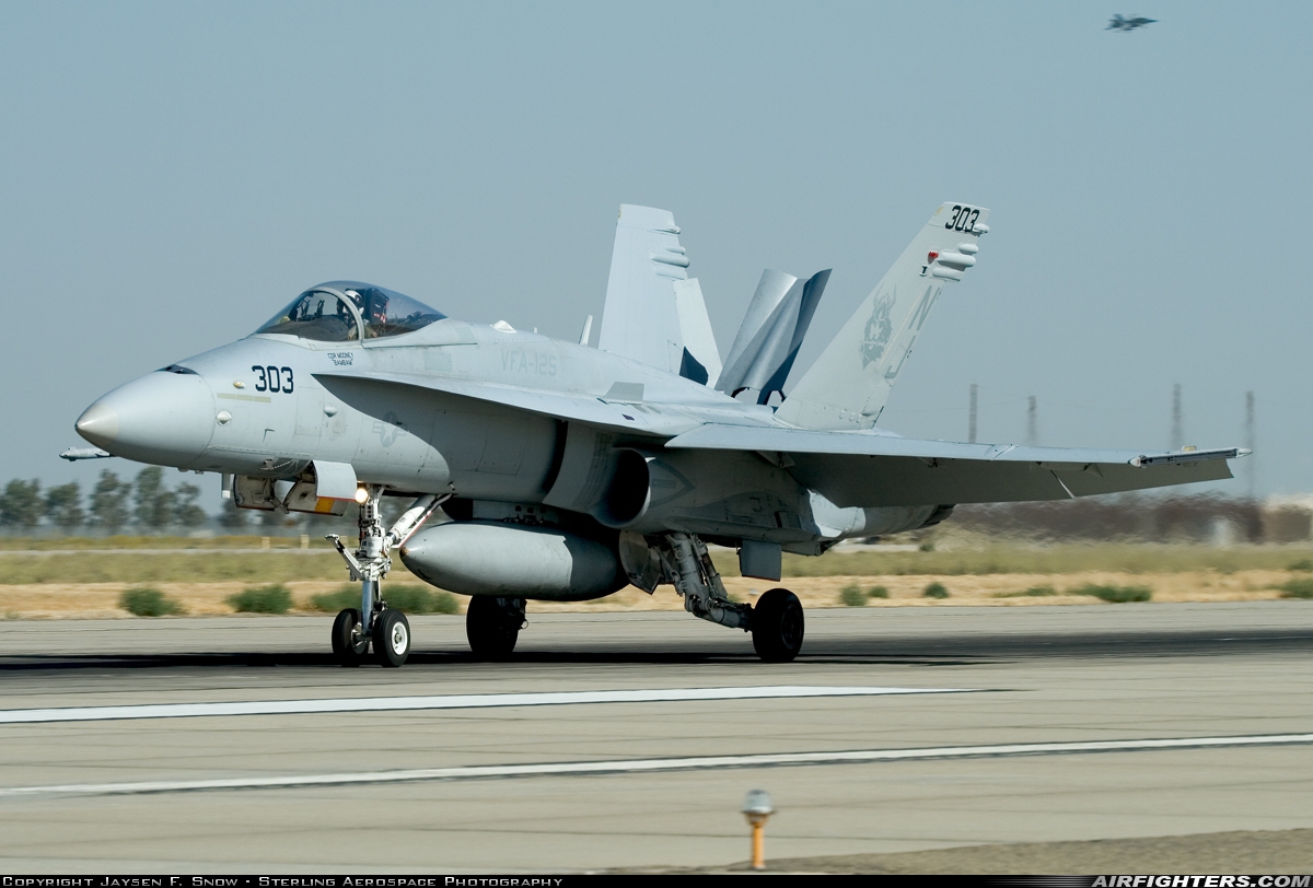 USA - Navy McDonnell Douglas F/A-18C Hornet 163772 at Lemoore - NAS / Reeves Field (NLC), USA