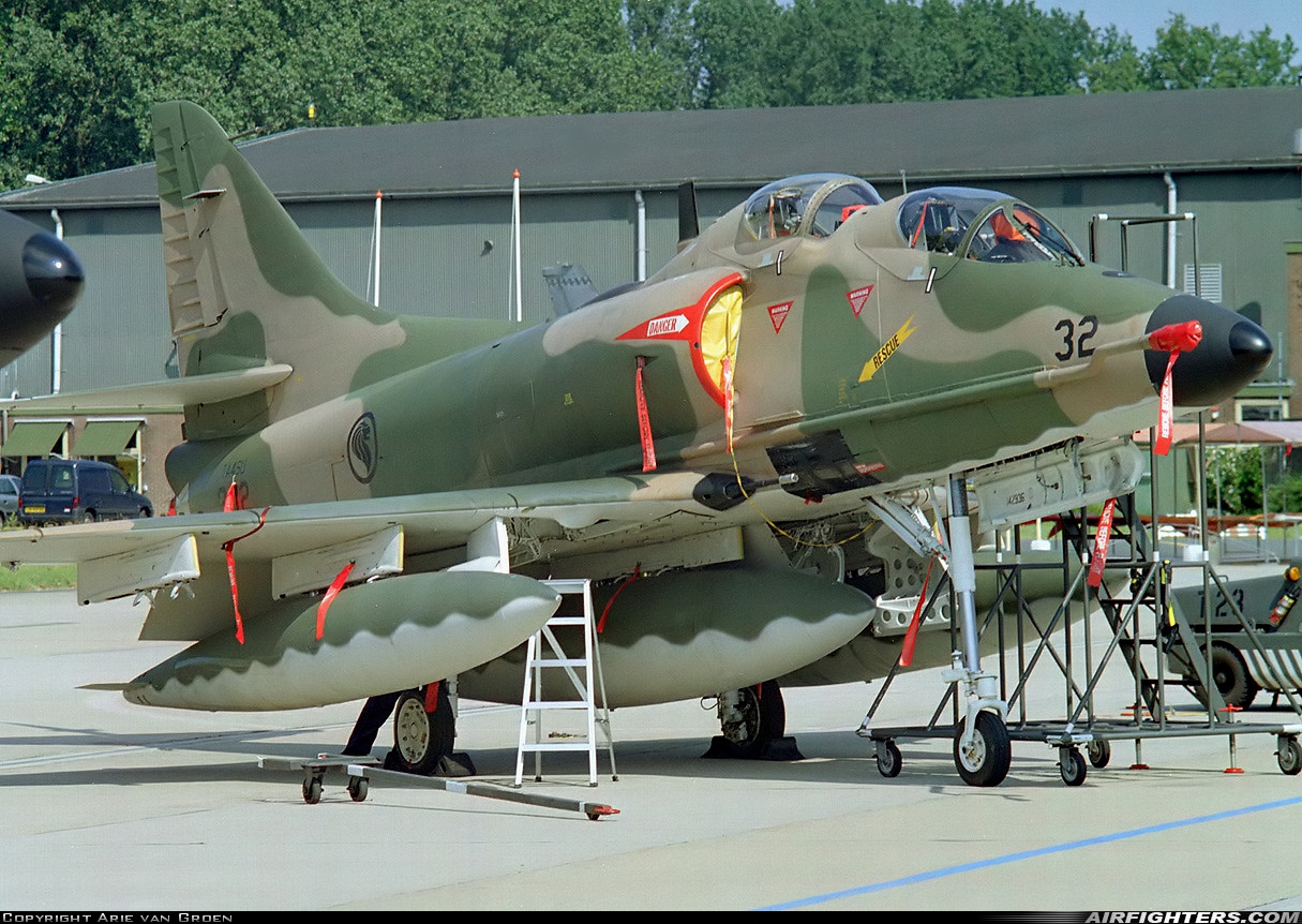 Singapore - Air Force Douglas TA-4SU Skyhawk 932 at Leeuwarden (LWR / EHLW), Netherlands