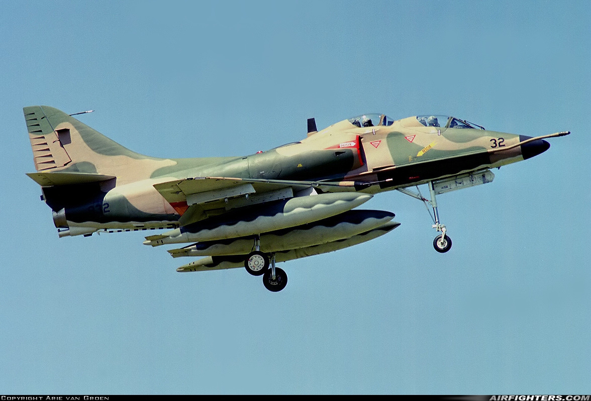 Singapore - Air Force Douglas TA-4SU Skyhawk 932 at Leeuwarden (LWR / EHLW), Netherlands