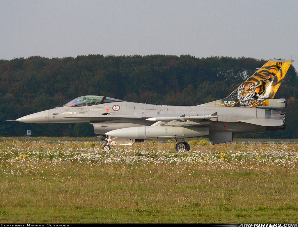 Norway - Air Force General Dynamics F-16AM Fighting Falcon 671 at Uden - Volkel (UDE / EHVK), Netherlands