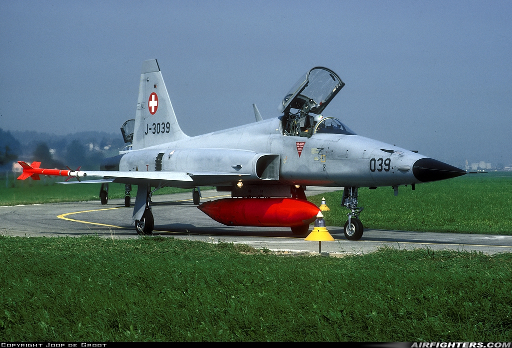 Switzerland - Air Force Northrop F-5E Tiger II J-3039 at Emmen (EML / LSME), Switzerland