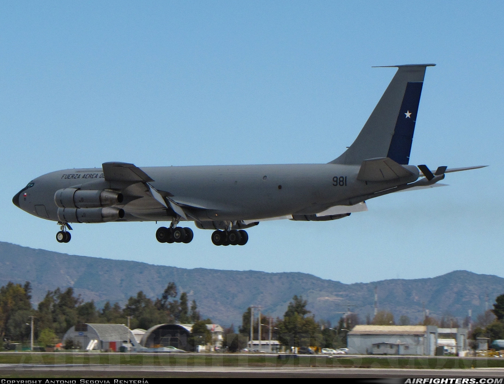 Chile - Air Force Boeing KC-135E Stratotanker (717-100) 981 at Santiago - Arturo Merino Benitez (Pudahuel) (SCL / SCEL), Chile