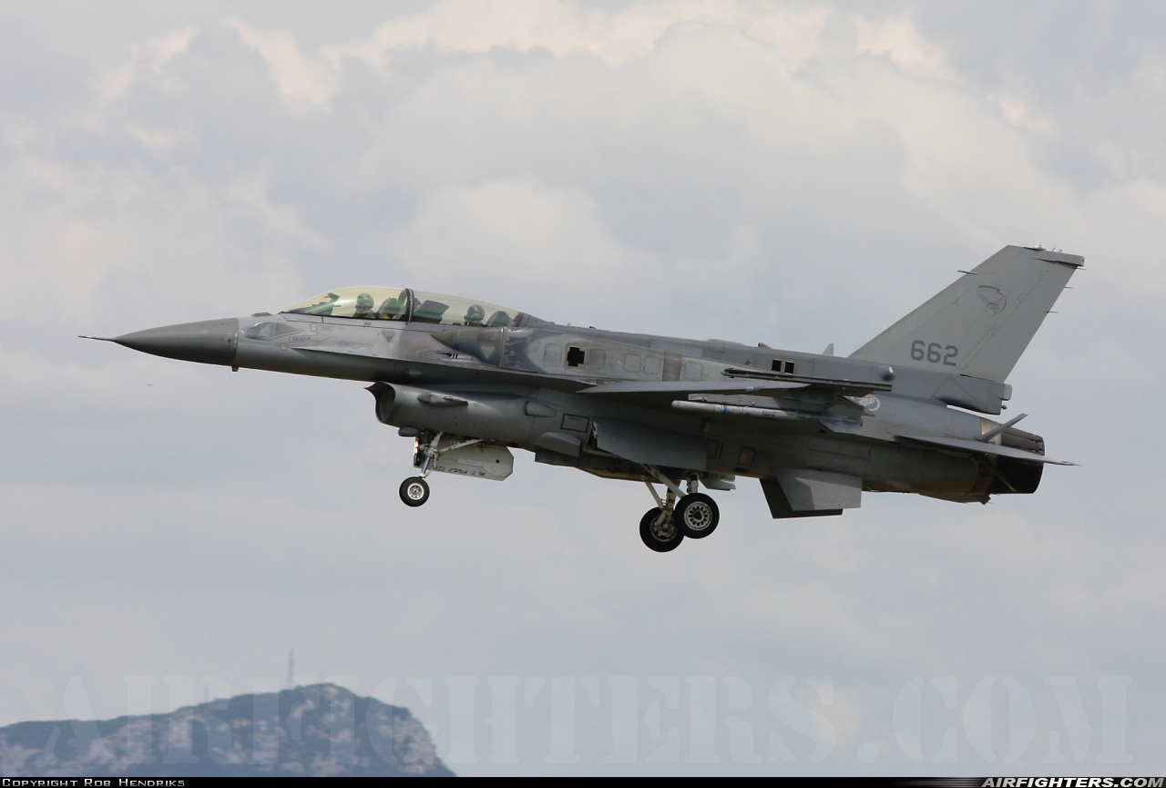 Singapore - Air Force General Dynamics F-16D Fighting Falcon 662 at Orange - Caritat (XOG / LFMO), France