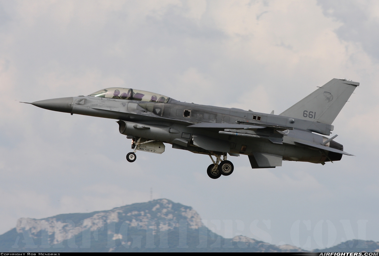 Singapore - Air Force General Dynamics F-16D Fighting Falcon 661 at Orange - Caritat (XOG / LFMO), France
