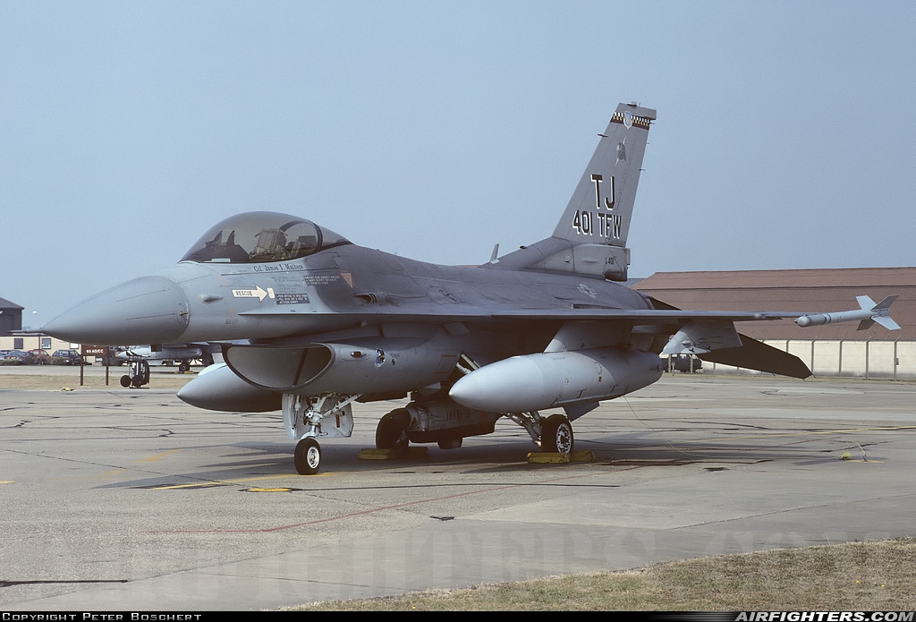 USA - Air Force General Dynamics F-16C Fighting Falcon 88-0401 at Lakenheath (LKZ / EGUL), UK