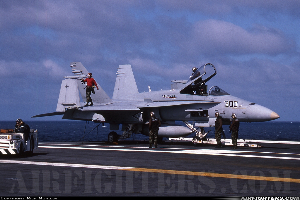 USA - Navy McDonnell Douglas F/A-18C Hornet 163496 at Off-Airport - Pacific Ocean, International Airspace