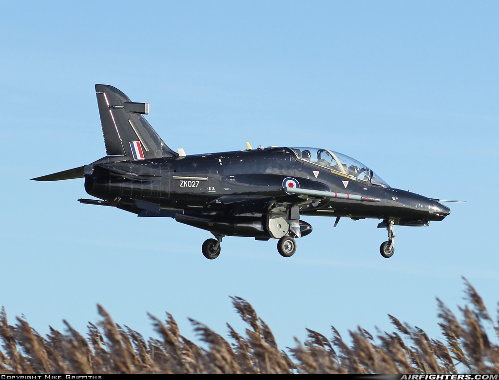 UK - Air Force BAE Systems Hawk T.2 ZK027 at Valley (EGOV), UK