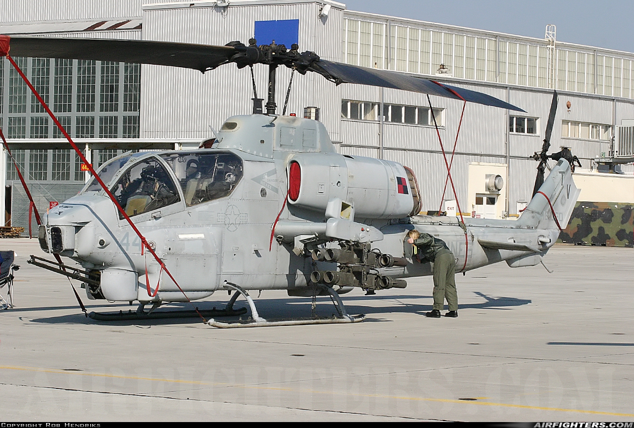 USA - Marines Bell AH-1W Super Cobra (209) 165360 at Havelock - Cherry Point MCAS (NKT / KNKT), USA