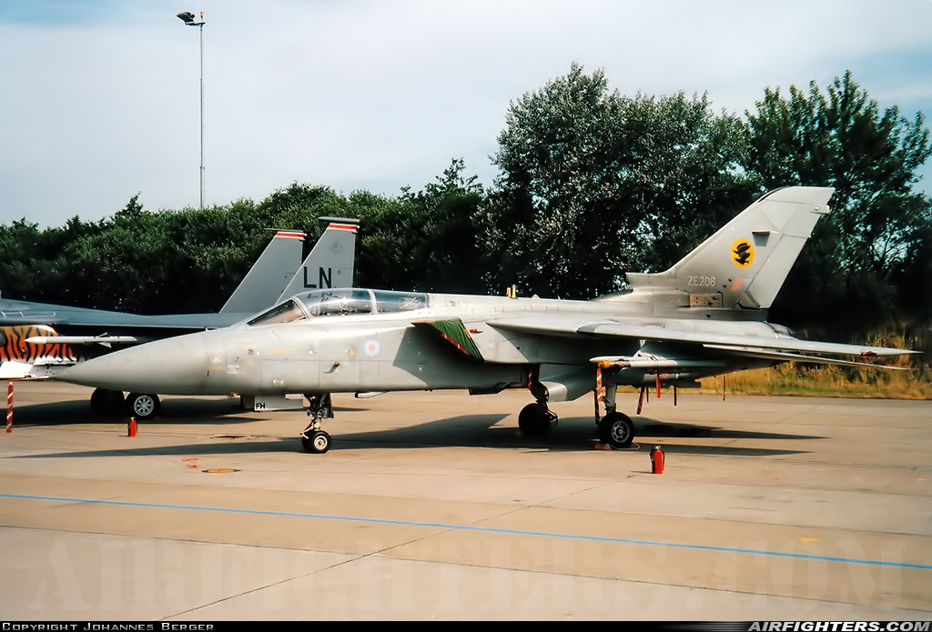 UK - Air Force Panavia Tornado F3 ZE206 at Leeuwarden (LWR / EHLW), Netherlands