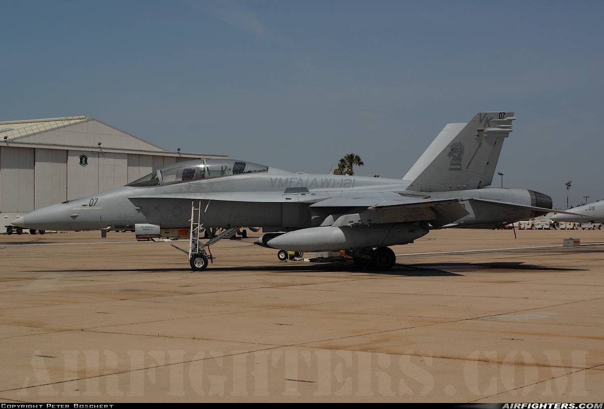 USA - Marines McDonnell Douglas F/A-18D Hornet 164667 at San Diego - Miramar MCAS (NAS) / Mitscher Field (NKX / KNKX), USA