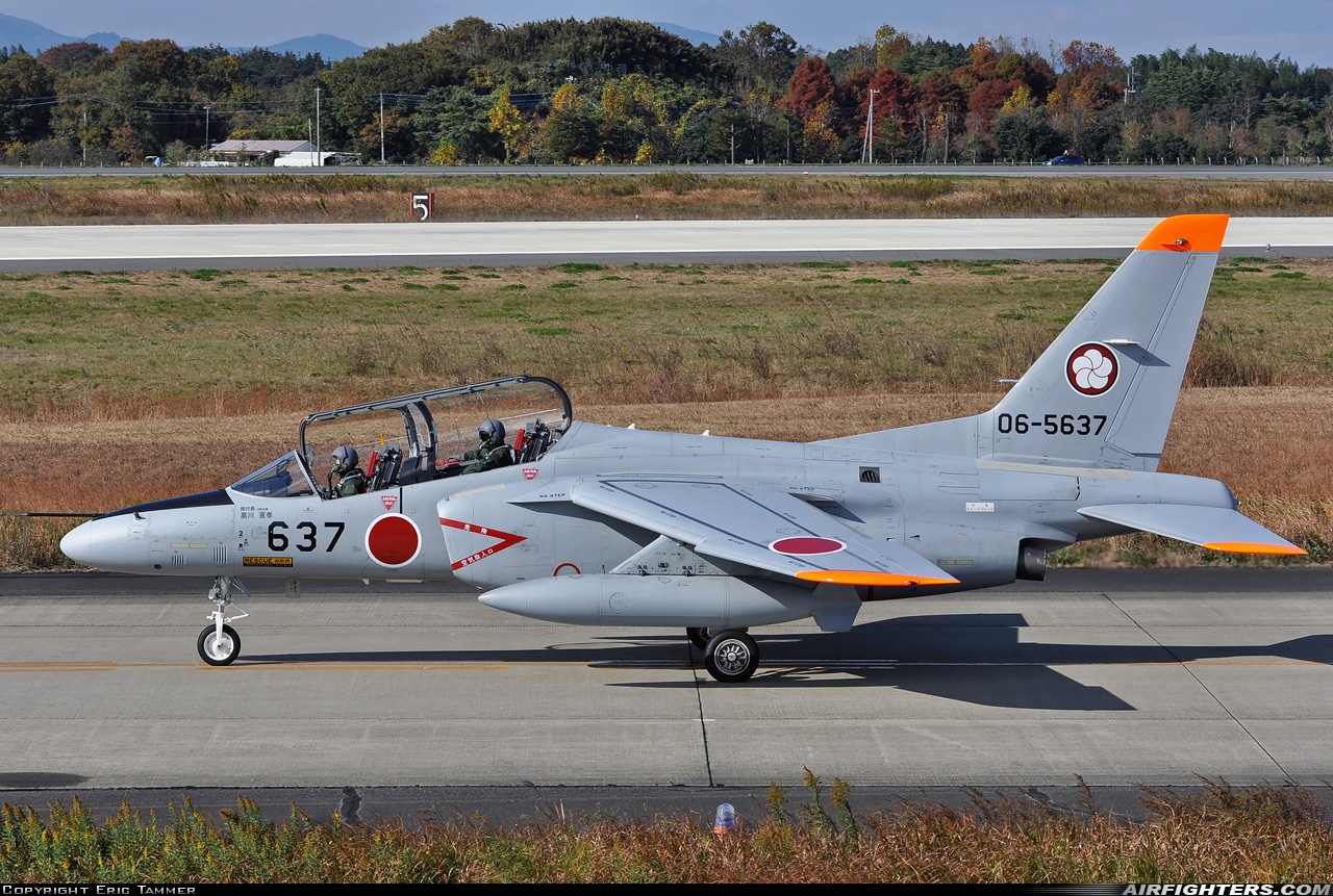 Japan - Air Force Kawasaki T-4 06-5637 at Hyakuri (RJAH), Japan