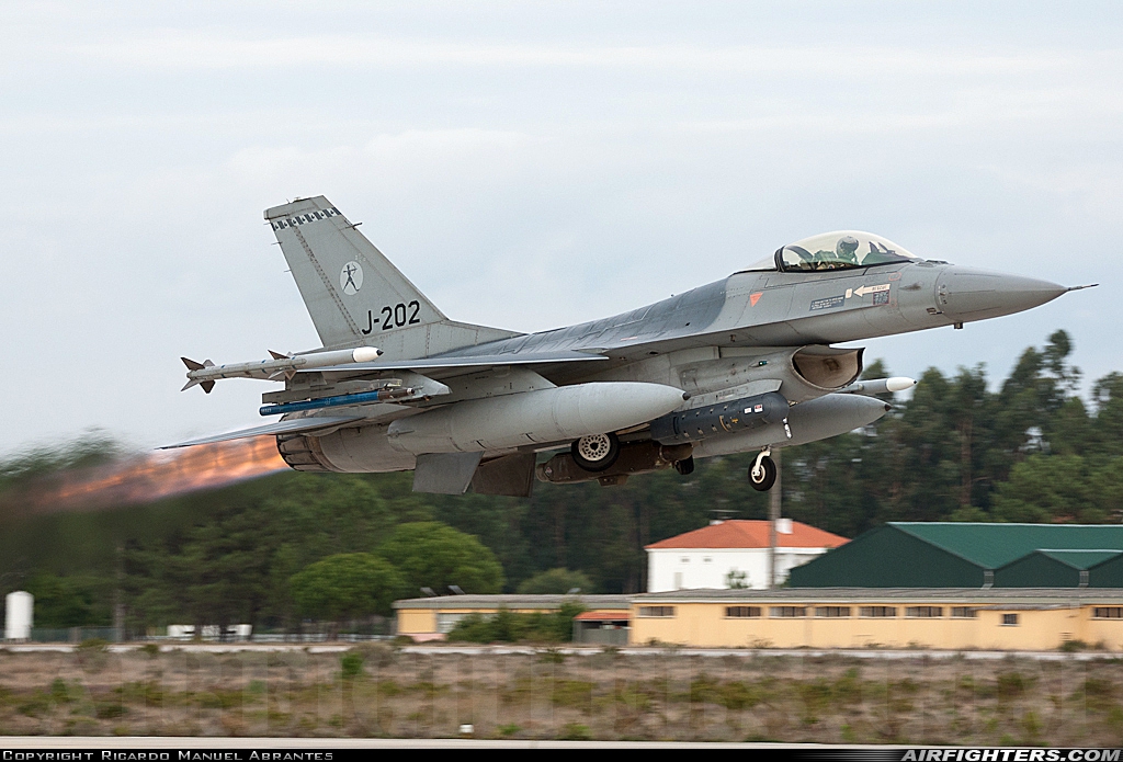 Netherlands - Air Force General Dynamics F-16AM Fighting Falcon J-202 at Monte Real (BA5) (LPMR), Portugal