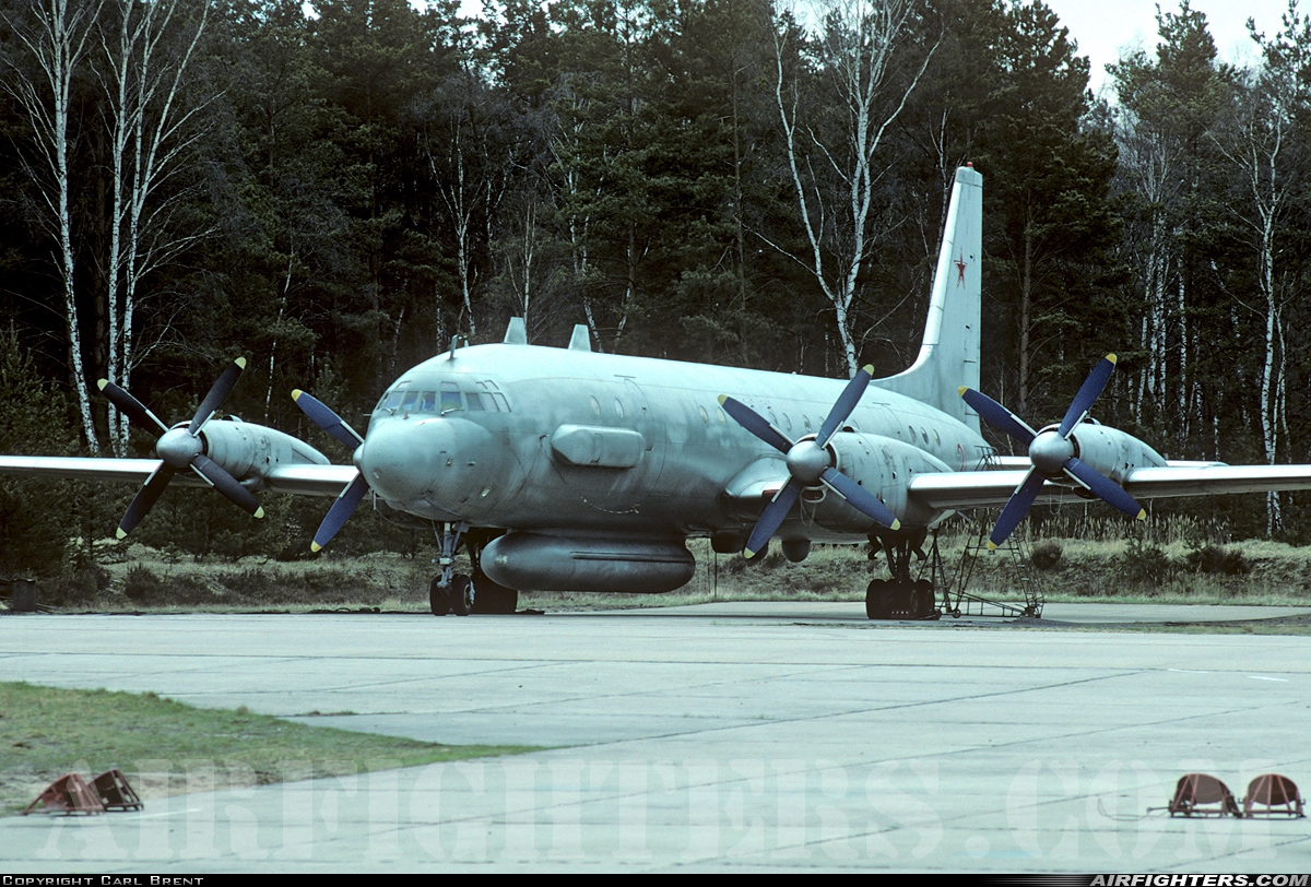 Russia - Air Force Ilyushin IL-20M 21 RED at Sperenberg, Germany