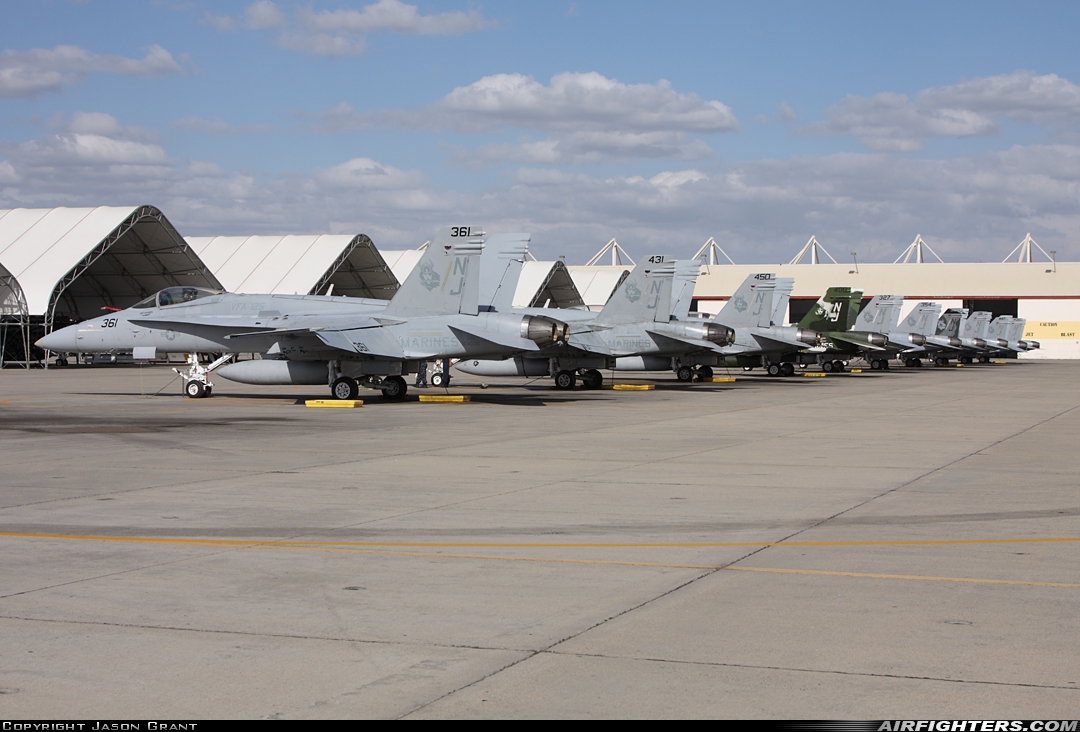 USA - Marines McDonnell Douglas F/A-18C Hornet 164036 at Lemoore - NAS / Reeves Field (NLC), USA