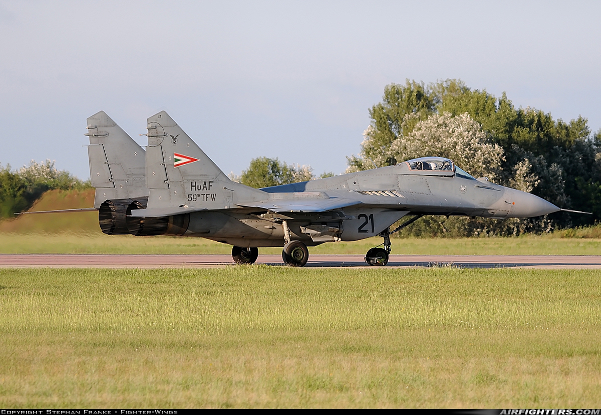 Hungary - Air Force Mikoyan-Gurevich MiG-29B (9.12A) 21 at Kecskemet (LHKE), Hungary