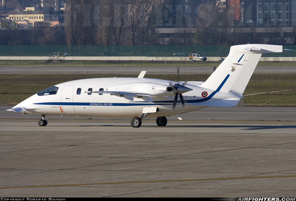 Italy - Air Force Piaggio P-180AM Avanti MM62199 at Milan - Linate (LIN / LIML), Italy