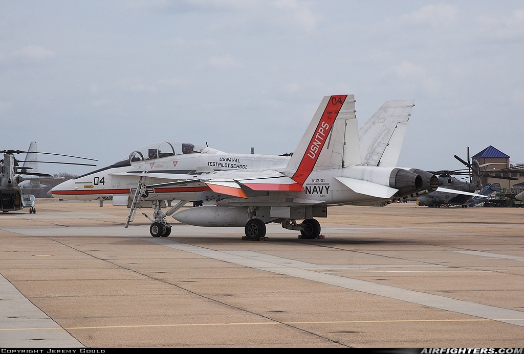 USA - Navy McDonnell Douglas F/A-18B Hornet 161360 at Virginia Beach - Oceana NAS / Apollo Soucek Field (NTU / KNTU), USA