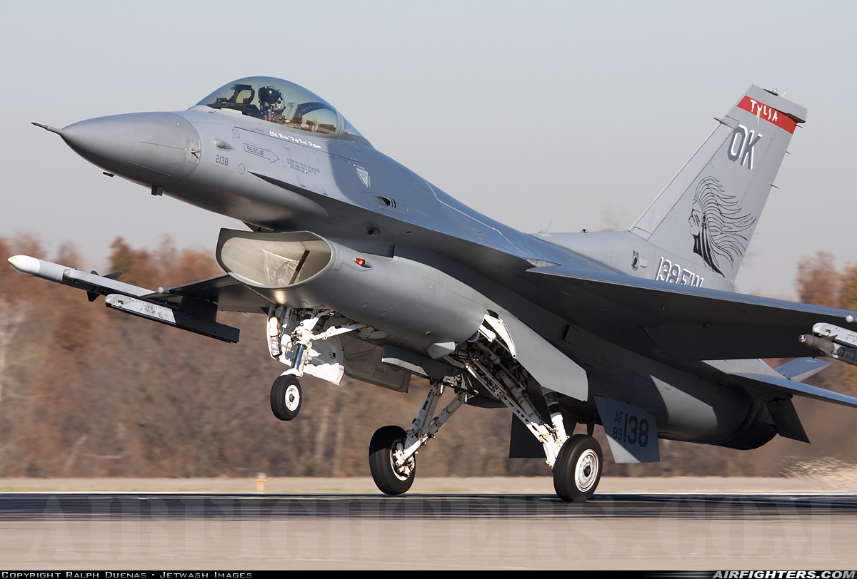 USA - Air Force General Dynamics F-16C Fighting Falcon 89-2138 at Tulsa - Int. (Municipal) (TUL / KTUL), USA