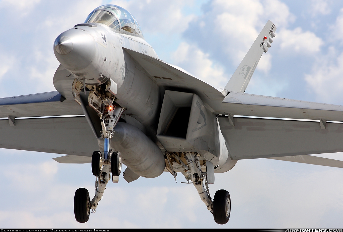 USA - Navy Boeing F/A-18F Super Hornet 165800 at Lemoore - NAS / Reeves Field (NLC), USA