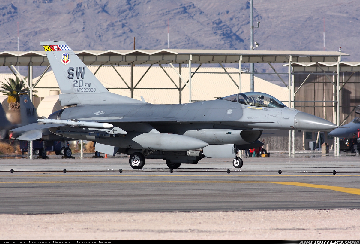 USA - Air Force General Dynamics F-16C Fighting Falcon 92-3920 at Las Vegas - Nellis AFB (LSV / KLSV), USA