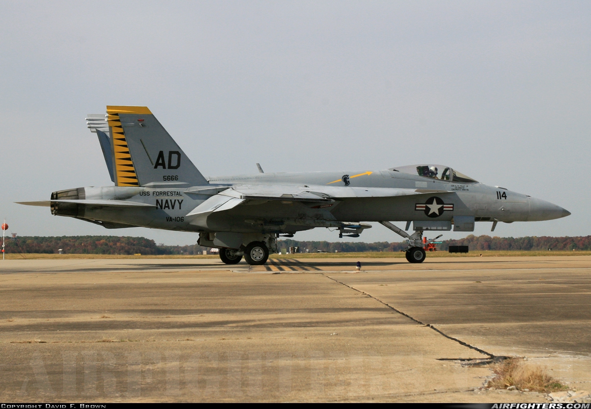 USA - Navy Boeing F/A-18E Super Hornet 165666 at Virginia Beach - Oceana NAS / Apollo Soucek Field (NTU / KNTU), USA