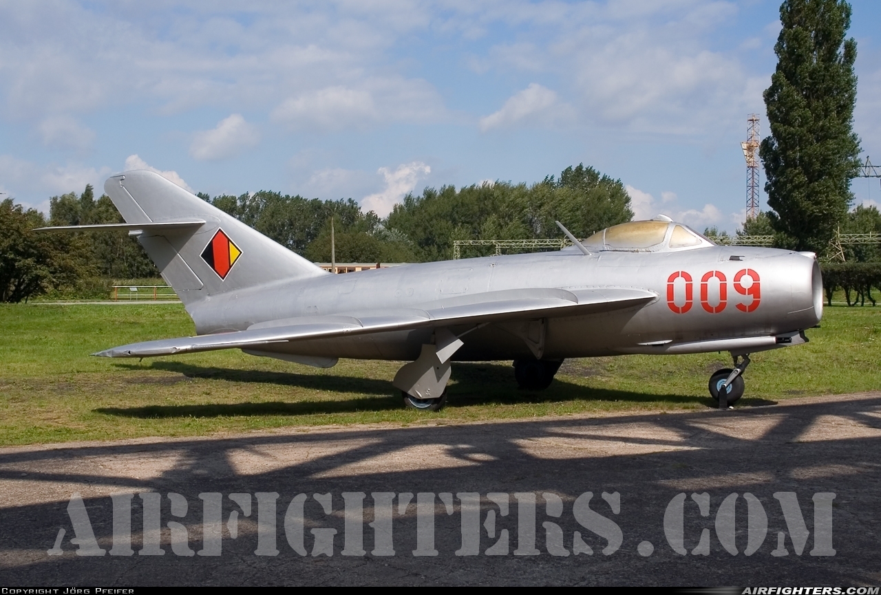 East Germany - Air Force Mikoyan-Gurevich MiG-17 402 at Off-Airport - Peenemünde, Germany