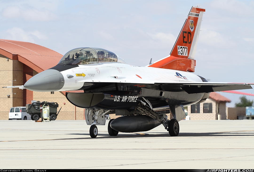USA - Air Force General Dynamics F-16D Fighting Falcon 87-0377 at Edwards - AFB (EDW / KEDW), USA