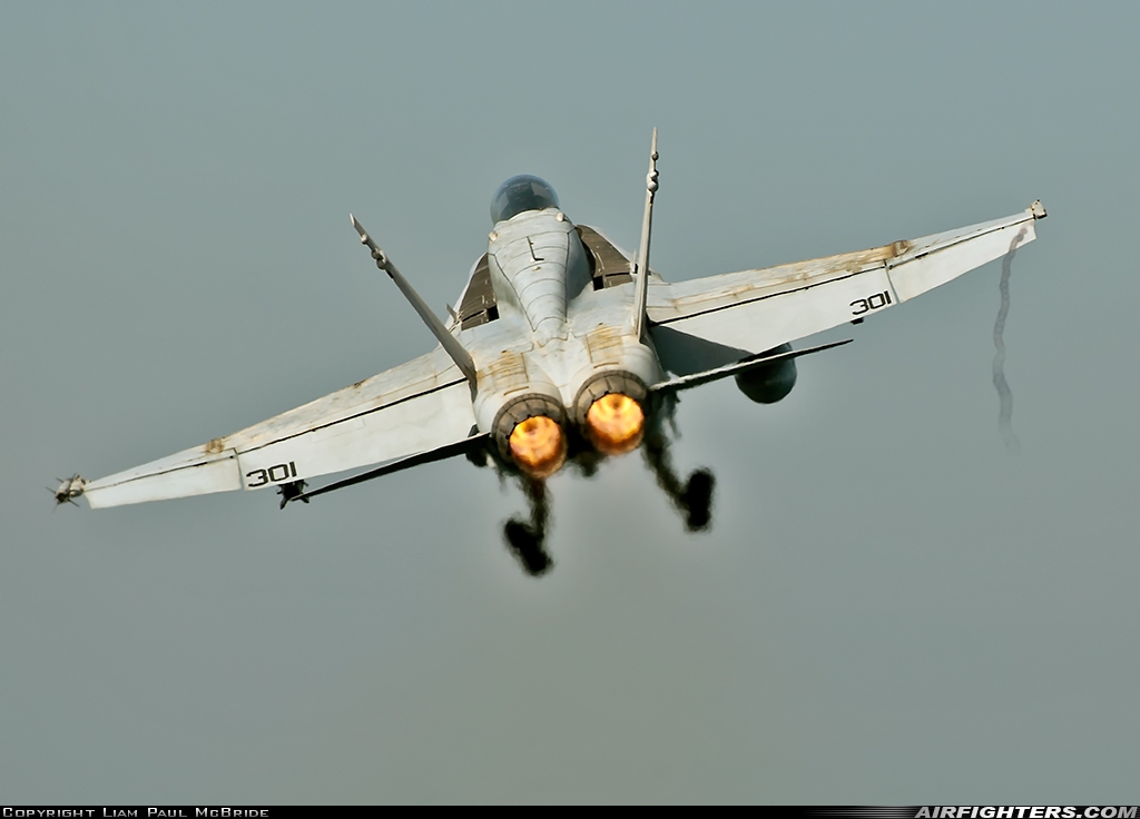 USA - Navy McDonnell Douglas F/A-18C Hornet 165177 at Off-Airport - Persian Gulf, International Airspace
