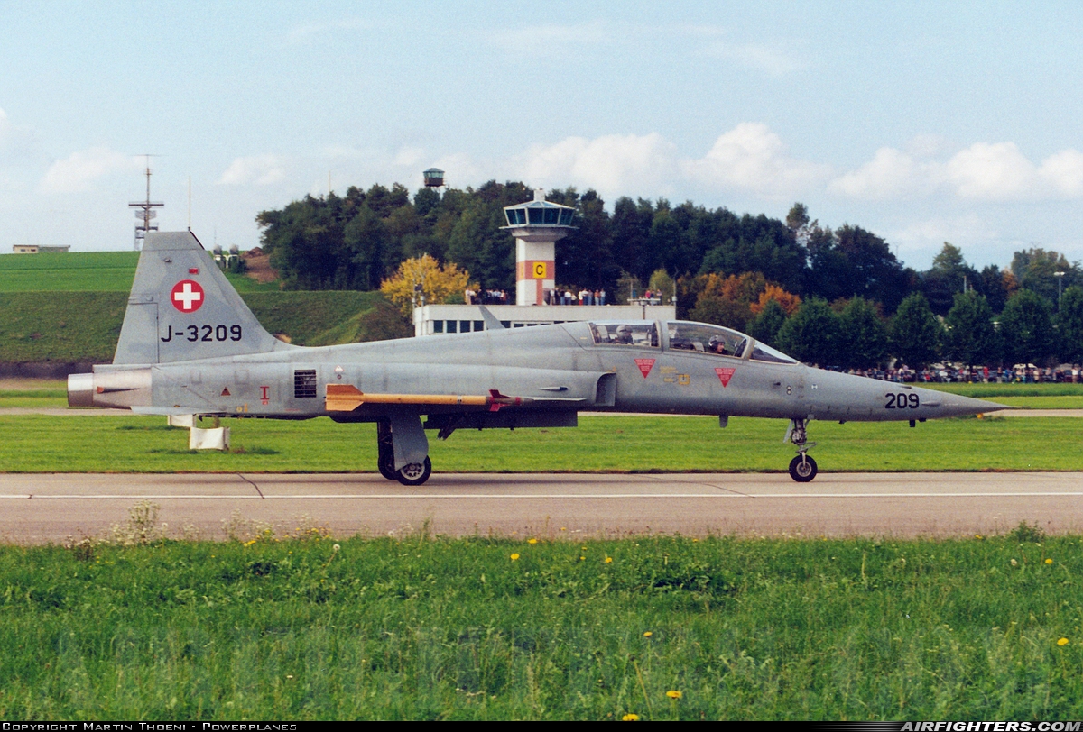 Switzerland - Air Force Northrop F-5F Tiger II J-3209 at Payerne (LSMP), Switzerland