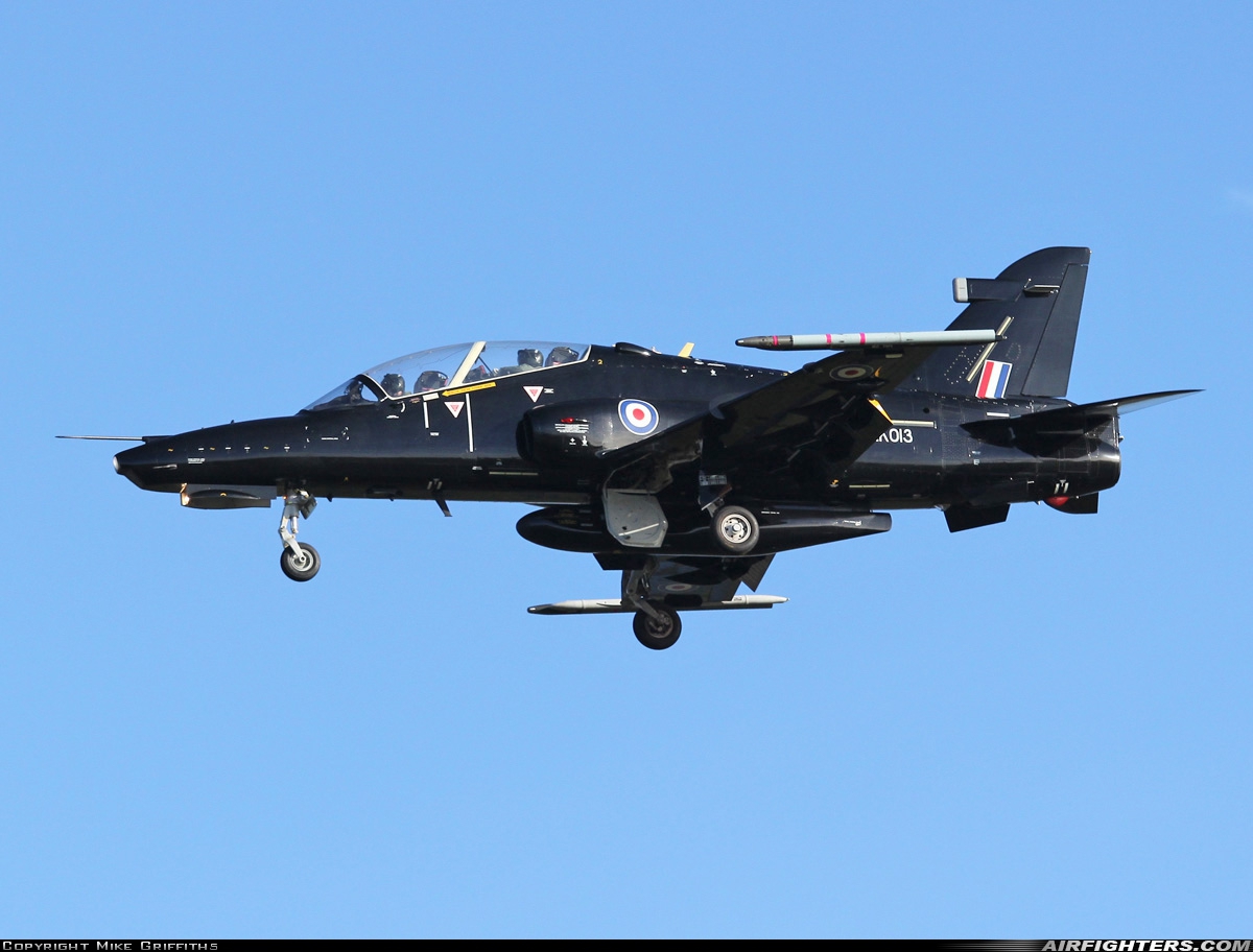 UK - Air Force BAE Systems Hawk T.2 ZK013 at Valley (EGOV), UK