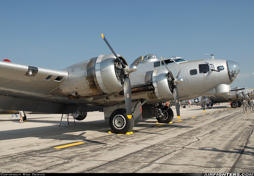 Private Boeing B-17G Flying Fortress (299P) N5017N at Detroit - Willow Run (YIP / KYIP), USA