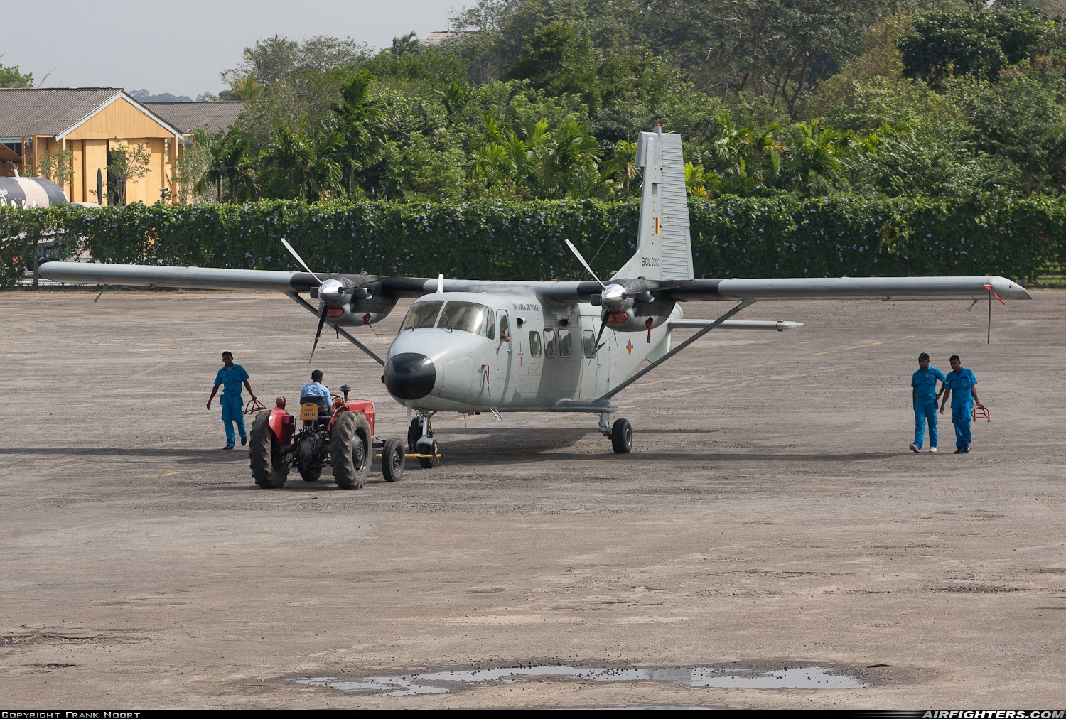 Sri Lanka - Air Force Harbin Y-12 SCL-3202 at Colombo - Ratmalana (RML / VCCC), Sri Lanka