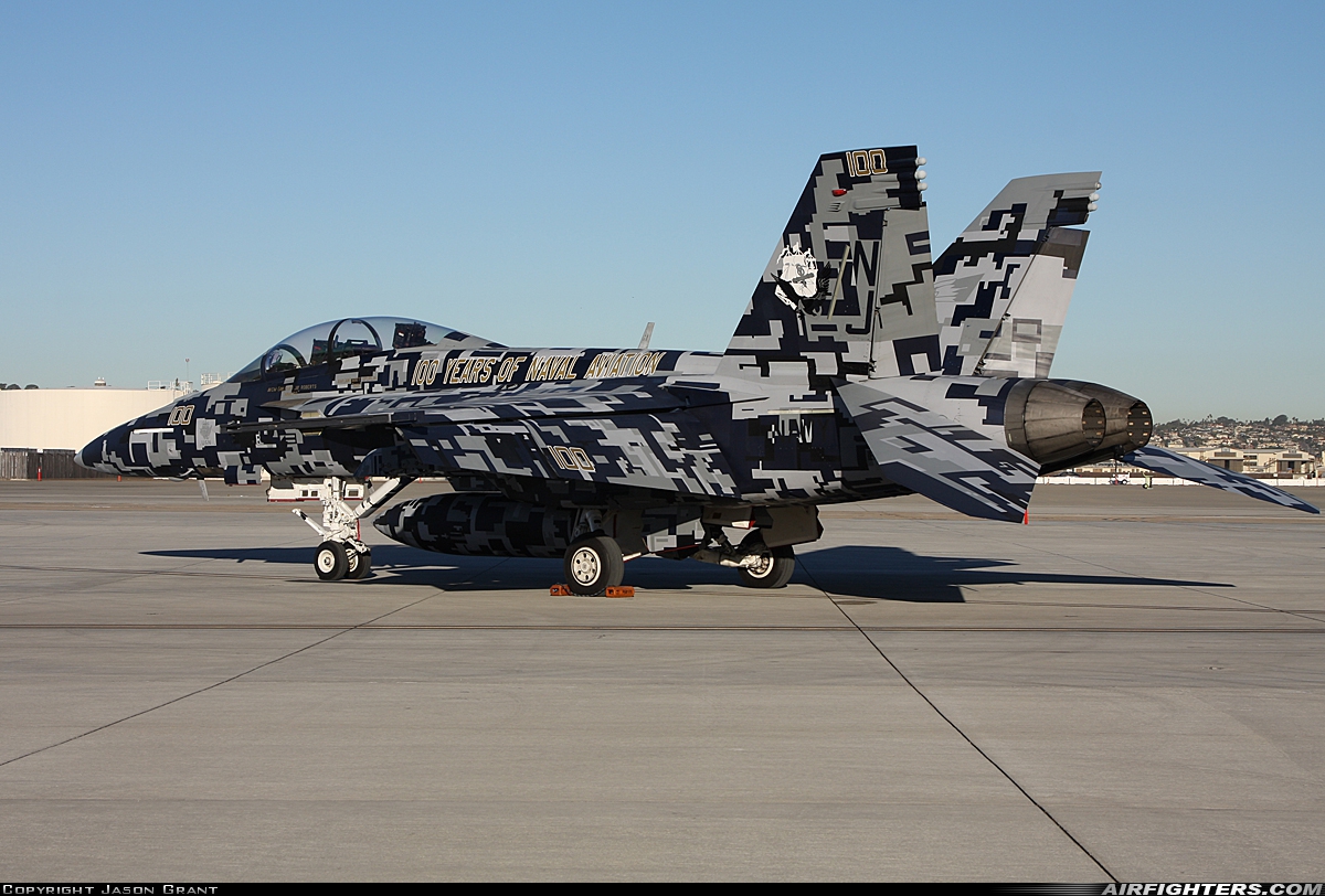USA - Navy Boeing F/A-18F Super Hornet 165677 at San Diego - North Island NAS / Halsey Field (NZY / KNZY), USA