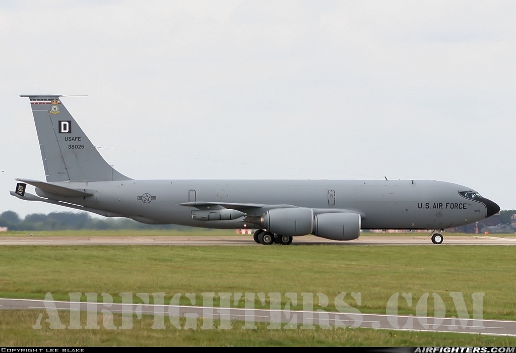 USA - Air Force Boeing KC-135R Stratotanker (717-148) 63-8025 at Mildenhall (MHZ / GXH / EGUN), UK