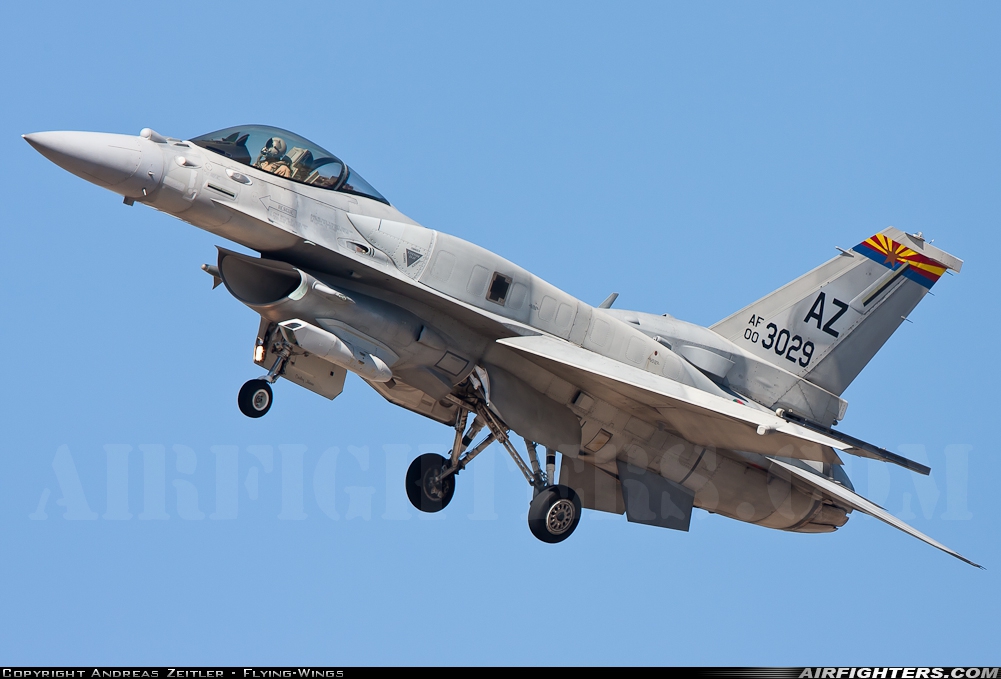 United Arab Emirates - Air Force Lockheed Martin F-16E Fighting Falcon 00-6004 at Tucson - Int. (TUS / KTUS), USA