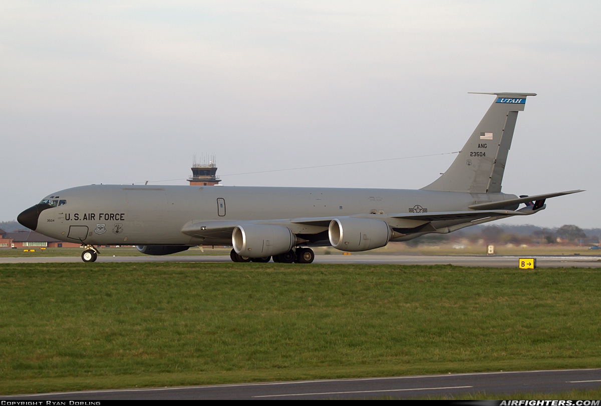 USA - Air Force Boeing KC-135R Stratotanker (717-148) 62-3504 at Mildenhall (MHZ / GXH / EGUN), UK