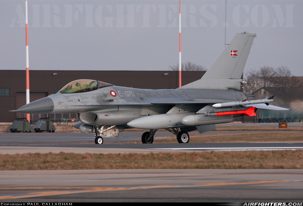 Denmark - Air Force General Dynamics F-16AM Fighting Falcon E-075 at Mildenhall (MHZ / GXH / EGUN), UK