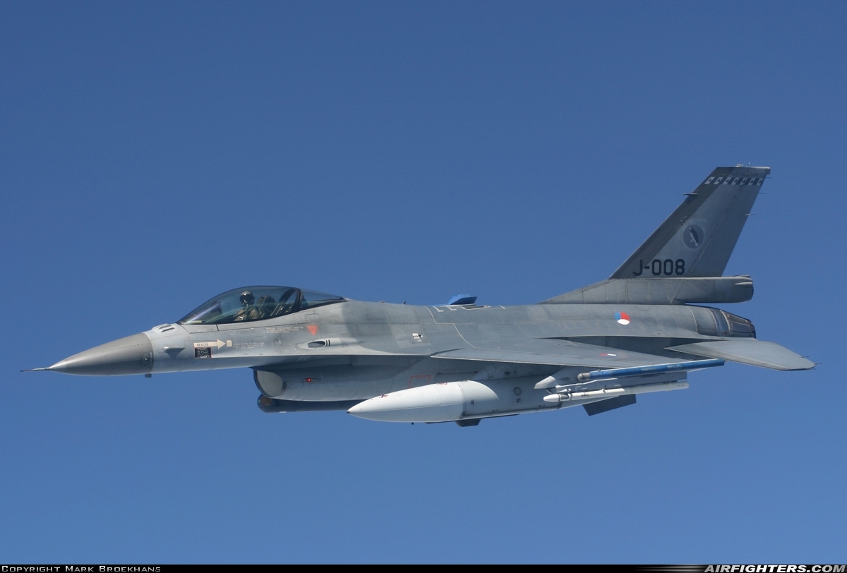 Netherlands - Air Force General Dynamics F-16AM Fighting Falcon J-008 at North Sea, International Airspace