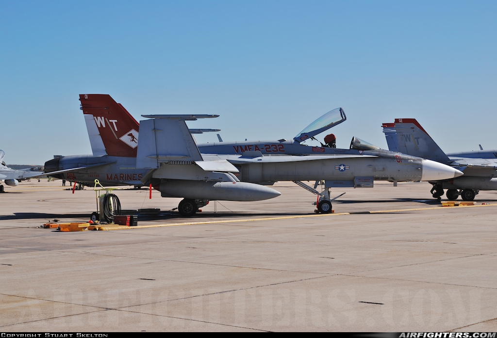 USA - Marines McDonnell Douglas F/A-18C Hornet 165186 at San Diego - Miramar MCAS (NAS) / Mitscher Field (NKX / KNKX), USA