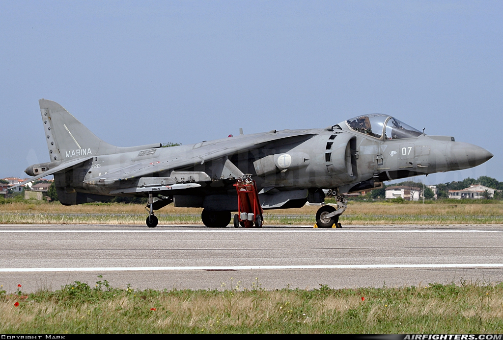 Italy - Navy McDonnell Douglas AV-8B+ Harrier ll MM7213 at Pratica di Mare (- Mario de Bernardi) (LIRE), Italy