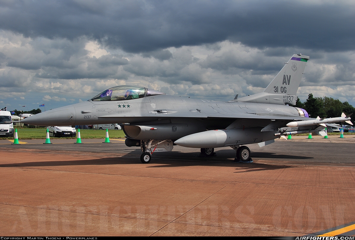 USA - Air Force General Dynamics F-16C Fighting Falcon 89-2137 at Fairford (FFD / EGVA), UK