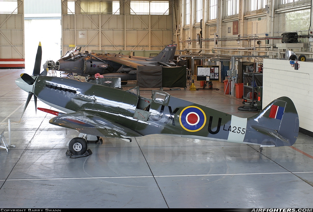 Photo ID 72902 by Barry Swann. UK Air Force Supermarine 356 Spitfire F 21, LA255