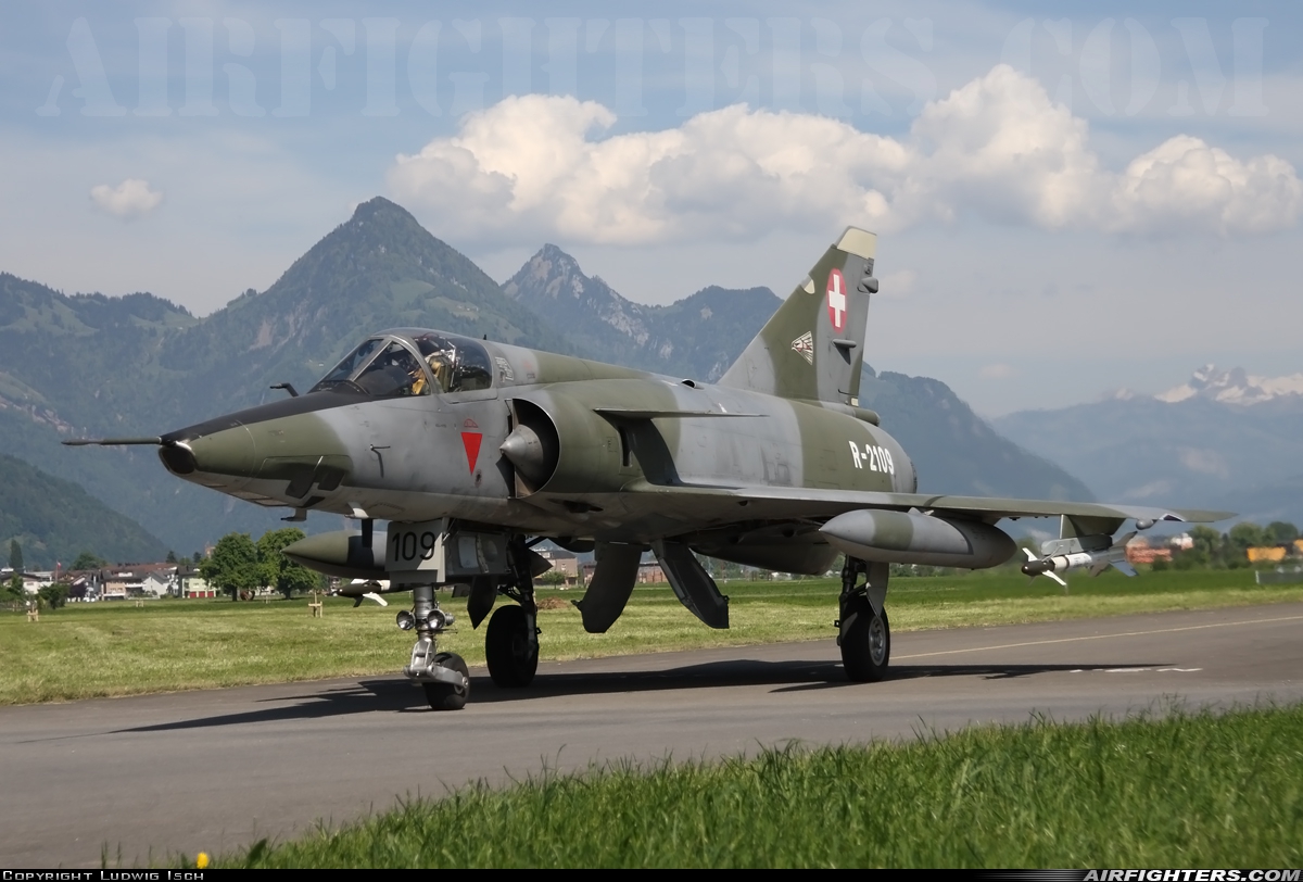 Switzerland - Air Force Dassault Mirage IIIRS R-2109 at Buochs (Stans) (LSMU / LSZC), Switzerland