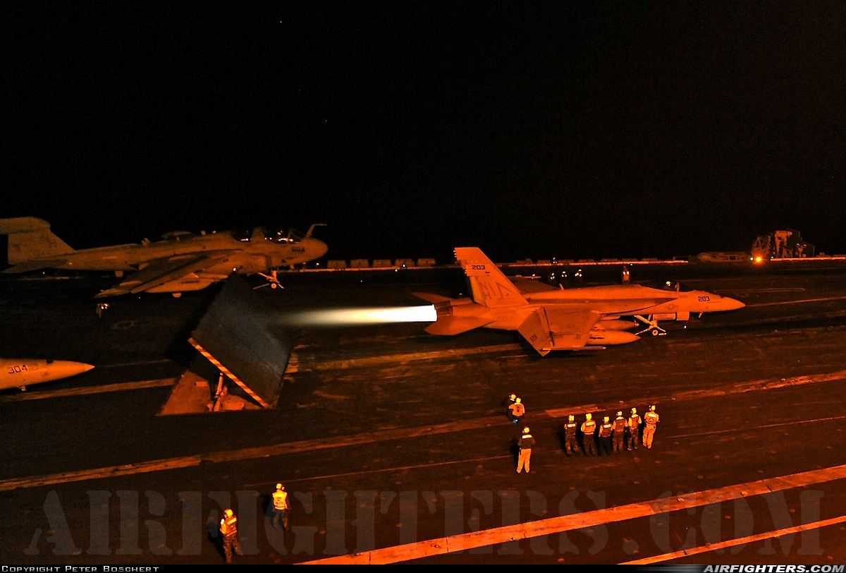 USA - Navy Boeing F/A-18E Super Hornet 166433 at Off-Airport - Arabian Sea, International Airspace