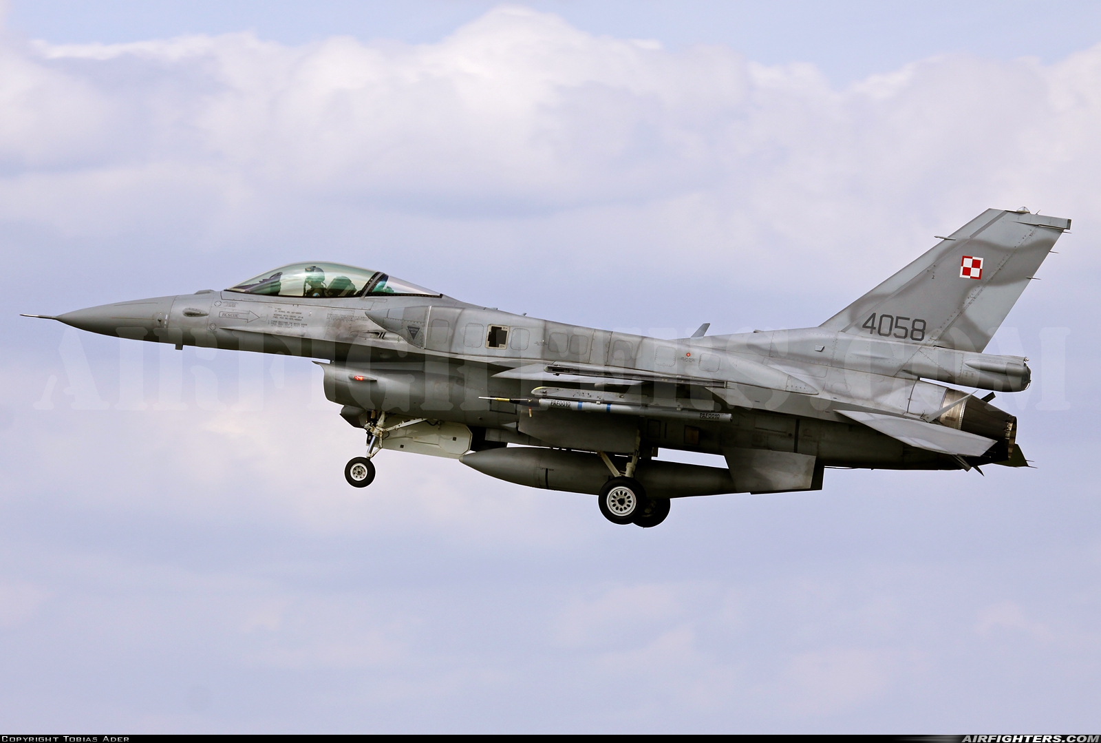 Poland - Air Force General Dynamics F-16C Fighting Falcon 4058 at Cambrai - Epinoy (LFQI), France