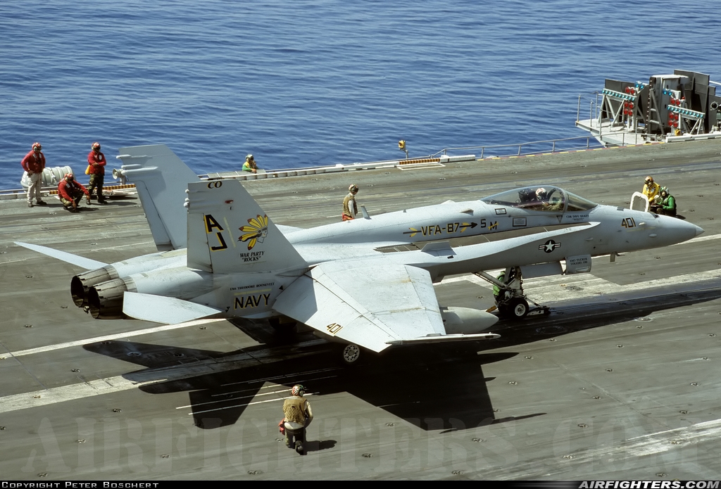 USA - Navy McDonnell Douglas F/A-18C Hornet 164675 at Off-Airport - Atlantic Ocean, International Airspace