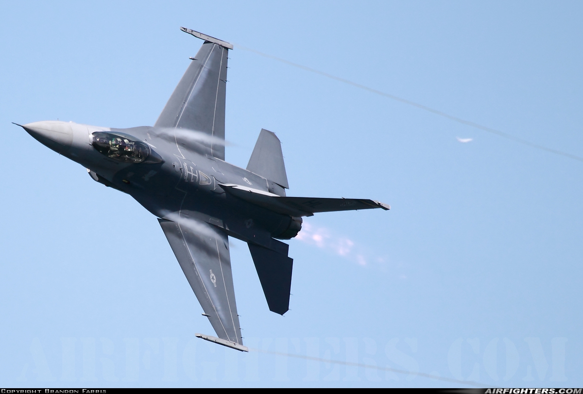 USA - Air Force General Dynamics F-16C Fighting Falcon 89-2083 at Tacoma - McChord AFB (TCM / KTCM), USA