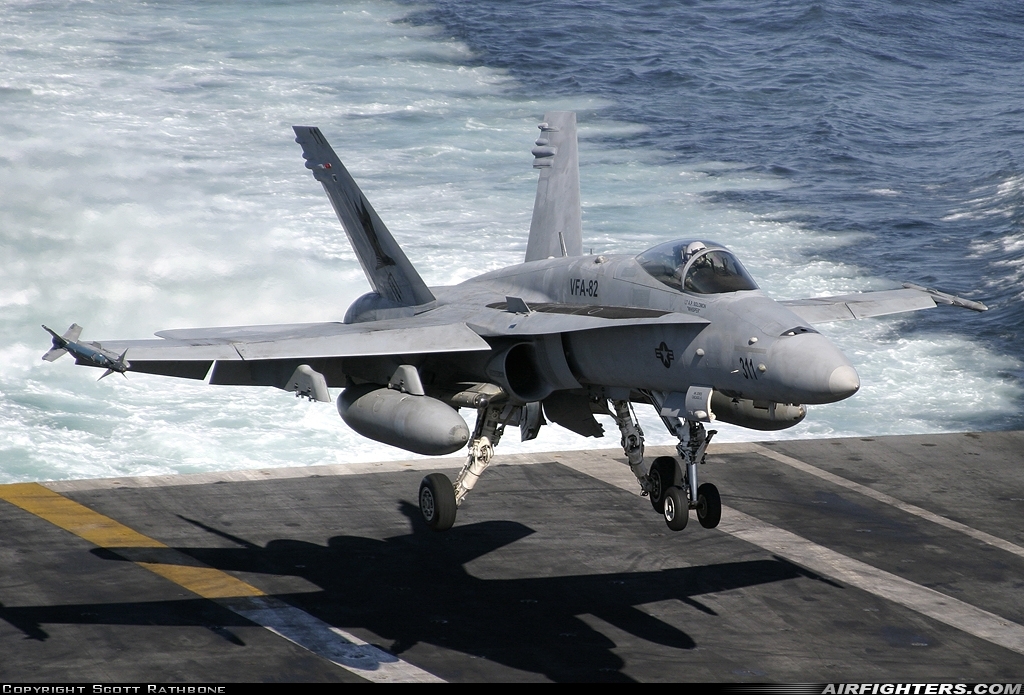 USA - Navy McDonnell Douglas F/A-18C Hornet 165197 at Off-Airport - Atlantic Ocean, International Airspace
